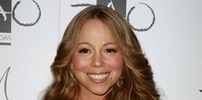 Mariah Carey Shows Up Late, Gets Booed!